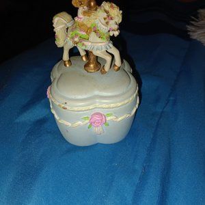 Keep fake carriage horse with bear on top 1974